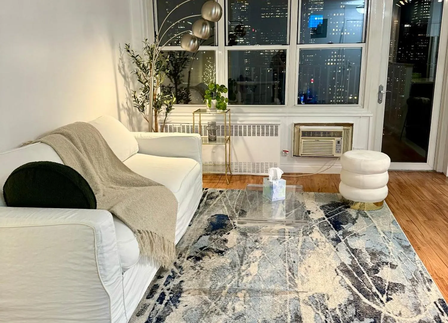 Midtown High Floor Fantastic Panoramic City View Corner 2 Bedroom Apartment New York 0*,